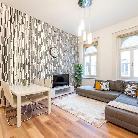 Spacious & Cozy Central Apartment W/ Terrace Budapešť Exteriér fotografie